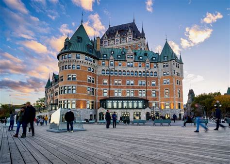 best area to stay in quebec city.